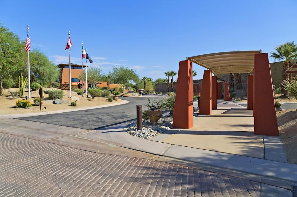 Hilton Grand Vacations Club Palm Desert Exterior photo